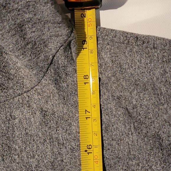 3/$20 La Vie en Rose hoodie - Picture 5 of 5